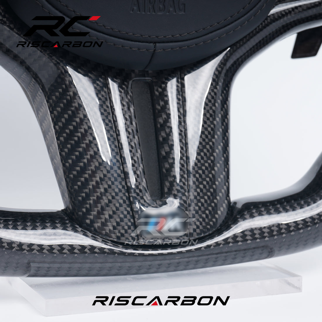 RISCARBON Factory Supply Carbon Fiber Steering Wheel for BMW X3 X4 X5 G21 G22 G23 G20 G30 G01 G02 G08 G31 G38 G01 G05 with LED Plug and Play