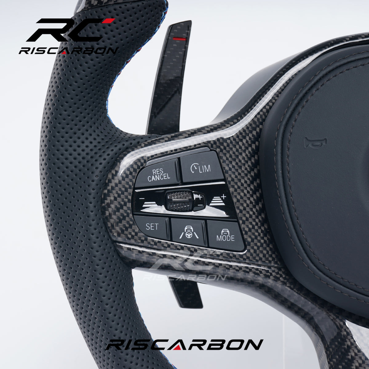 RISCARBON Factory Supply Carbon Fiber Steering Wheel for BMW X3 X4 X5 G21 G22 G23 G20 G30 G01 G02 G08 G31 G38 G01 G05 with LED Plug and Play